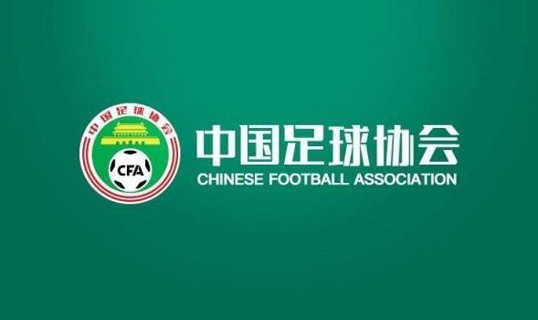 电影改编自黑马漫画公司的同名漫画IP，作为好莱坞超英漫画史上最受人们喜爱的超级英雄之一，《地狱男爵：血皇后崛起》早在立项之初，便受到了来自电影界和影迷的热切关注，与《复仇者联盟4》《小丑回魂2》等作品一同进入了IMDb的年度最受观众期待影片前十名